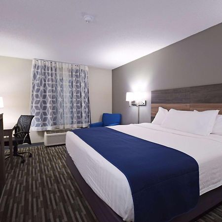 Days Inn & Suites By Wyndham Wisconsin Dells Bagian luar foto