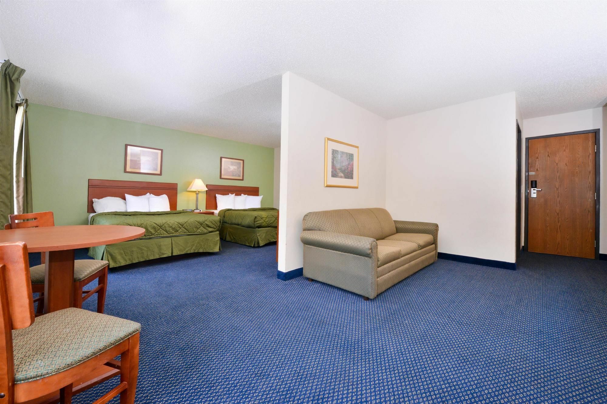 Days Inn & Suites By Wyndham Wisconsin Dells Bagian luar foto